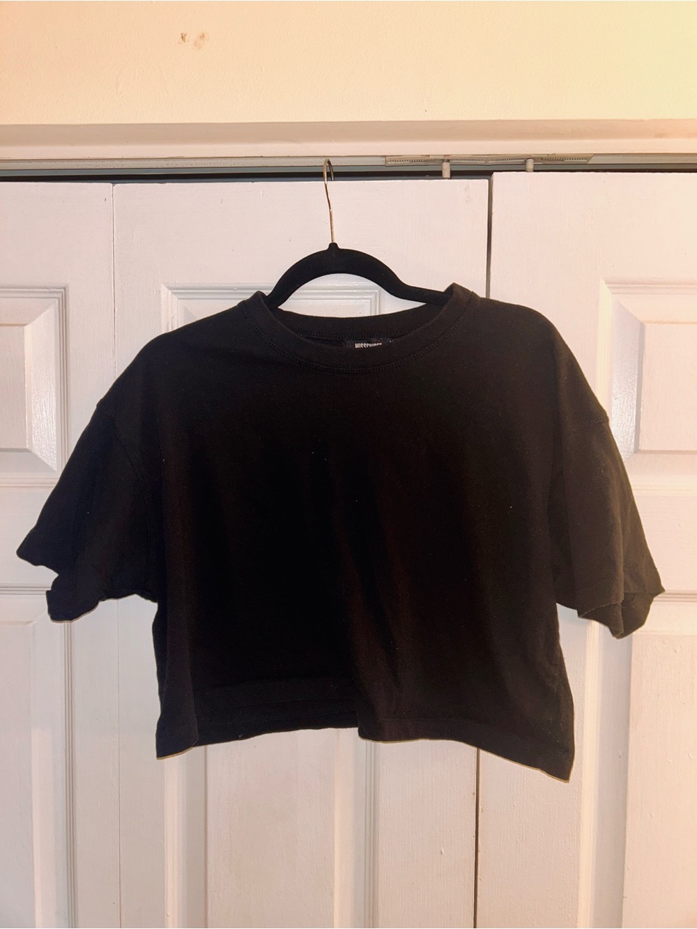 Missguided + Black Cropped Short Sleeve Tee